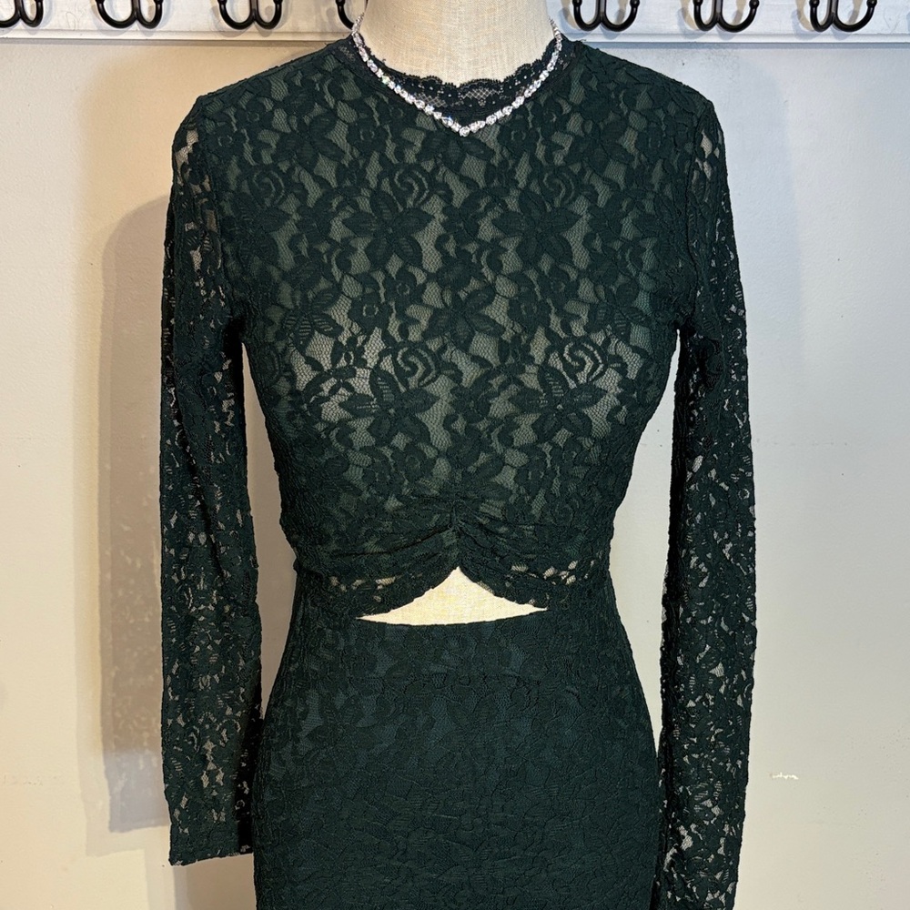20. Hunter green lace skirt and top set various sizes